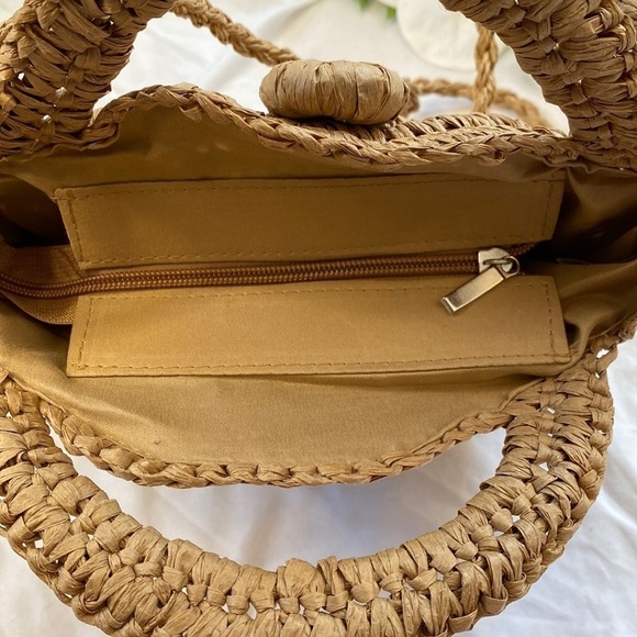Classic Natural Raffia Straw Convertible Crossbody Bag - Picture 6 of 10
